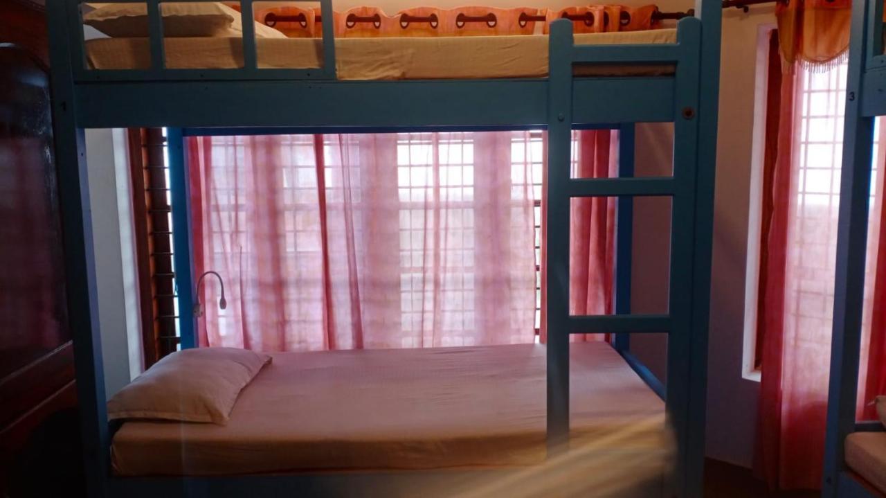 Surf N Sea Hotel Thiruvananthapuram Bagian luar foto
