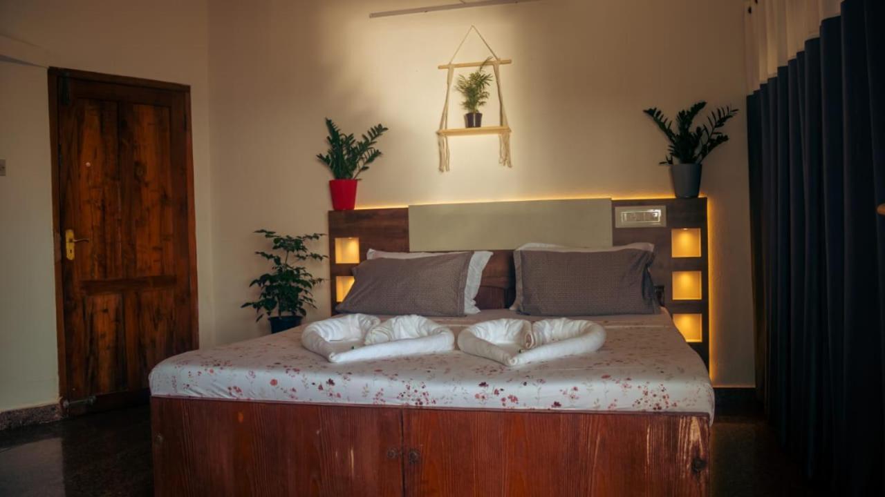 Surf N Sea Hotel Thiruvananthapuram Bagian luar foto